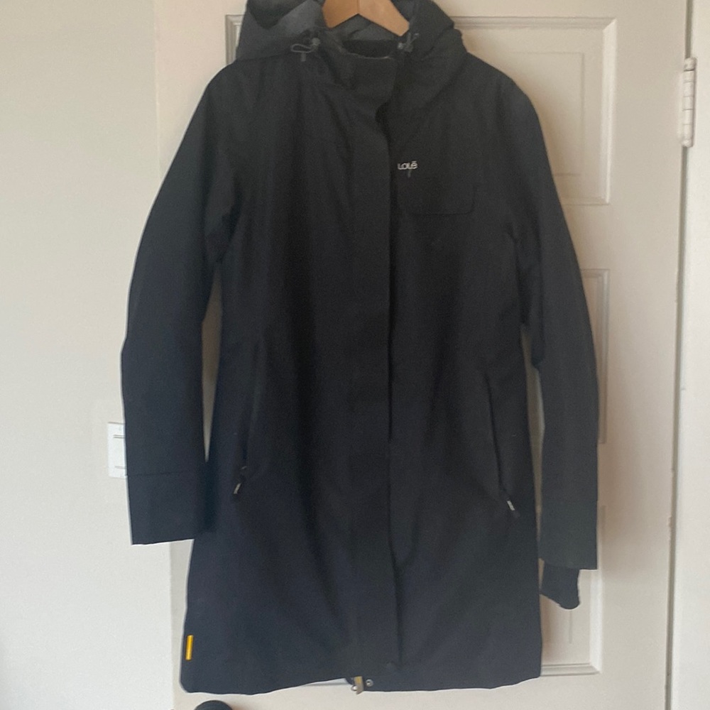 Warm, slim fitted coat